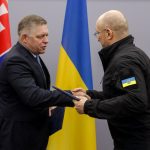 Одіозний прем‘єр-міністр Словаччини пообіцяв не перешкоджати Україні