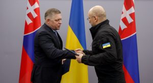 Одіозний прем‘єр-міністр Словаччини пообіцяв не перешкоджати Україні