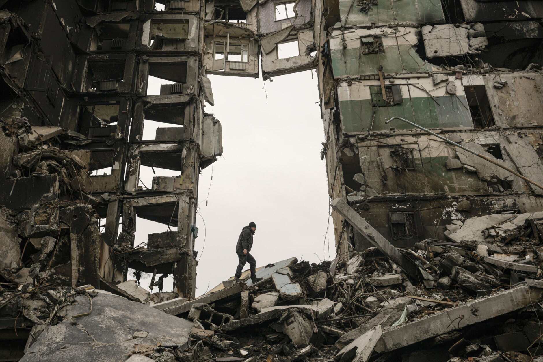 Будинок в Бородянці після ракетного обстрілу РФ. Фото: Vadim Ghirdă / AP
