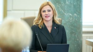Прем’єрка Латвії порівняла Росію з алкоголіком
