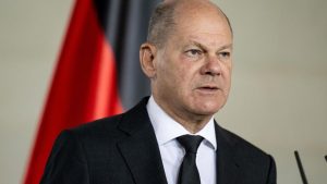 Шольц: Україна обговорює можливість мирної домовленості з РФ