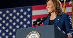 Вибори в США: демократи висунули Гарріс кандидаткою на пост президента