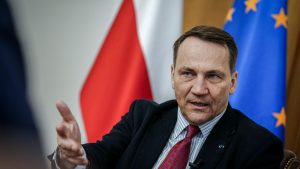 На півночі Польщі планують відкрити протиракетну базу, – Сікорський
