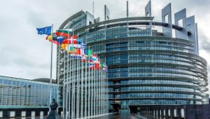 Європарламент закликав українську владу припинити тиск на ЗМІ 