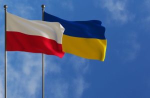 Польські чиновники не лише допомагали Україні, а й заробляли