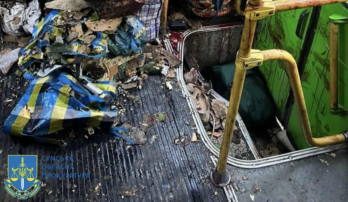 Росія вдарила по автобусу на Сумщині: загинули й поранені люди / Фото: Сумська обласна прокуратура