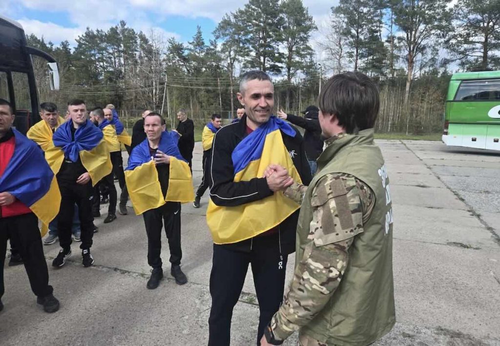 Україна повернула 193 військових із полону під час обміну / Фото: телеграм канал президента України