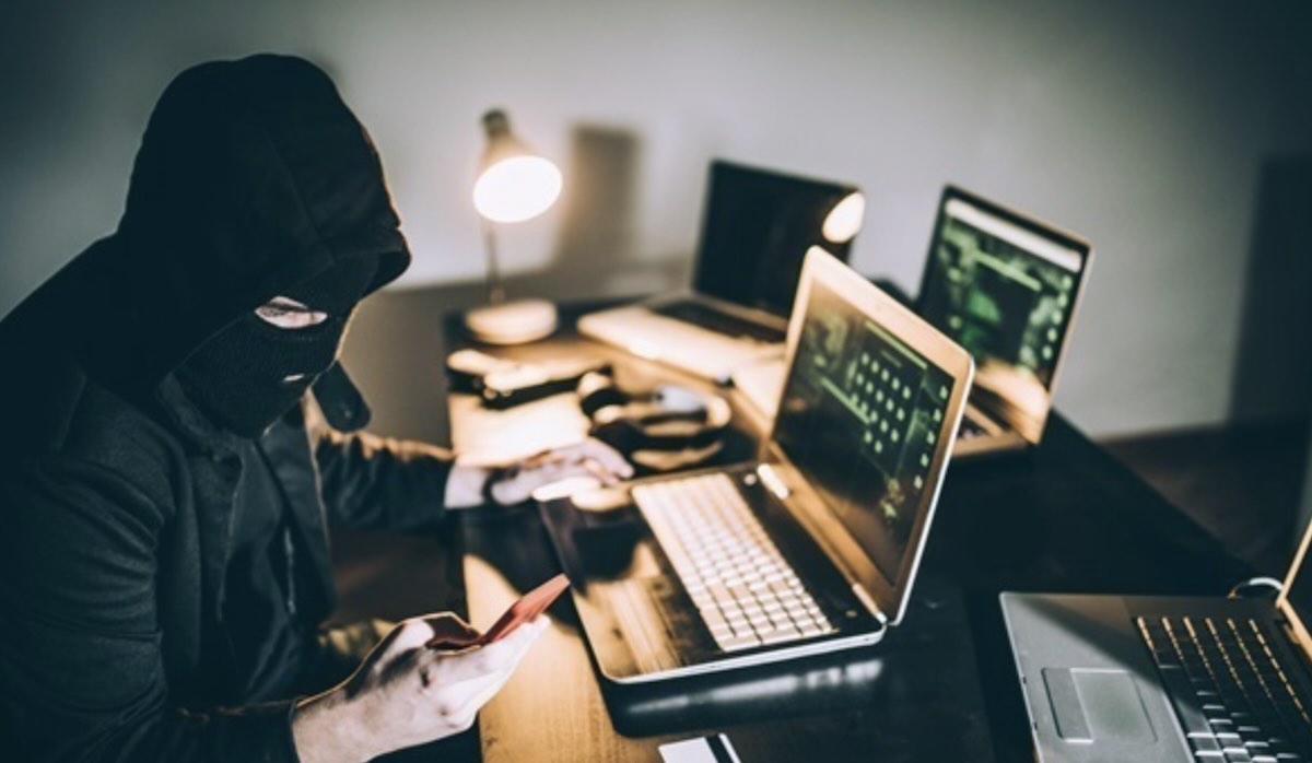 Шахраї маскуються під МВС і виманюють гроші онлайн / Фото: відкриті джерела